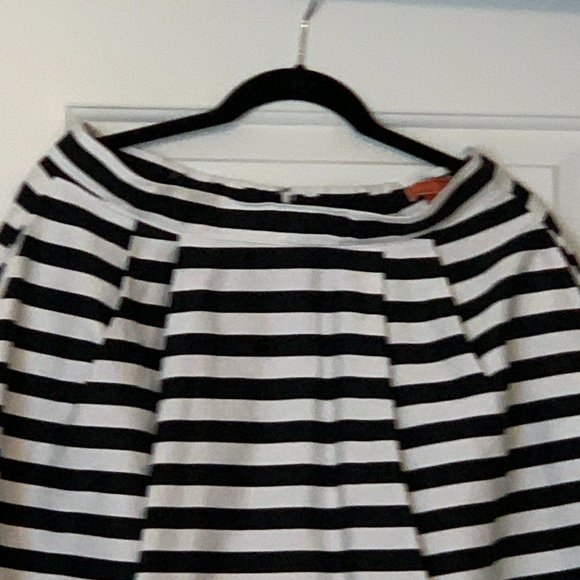 Nearly New Dusk and Stunner Midi ModCloth Skirt - Picture 2 of 6